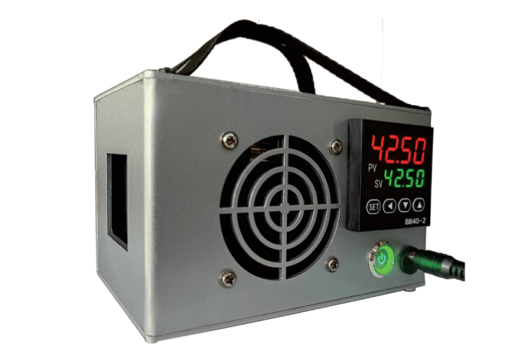 Ultra-small Blackbody Radiation Source